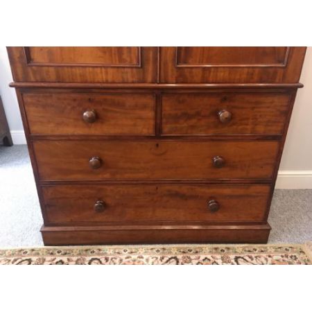 Antiker original viktorianischer Mahagoni Linen Press Kleiderschrank ca 1850