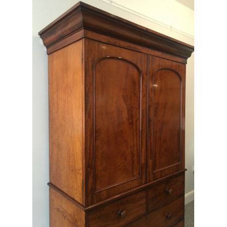 Antiker original viktorianischer Mahagoni Linen Press Kleiderschrank ca 1850