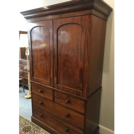 Antiker original viktorianischer Mahagoni Linen Press Kleiderschrank ca 1850