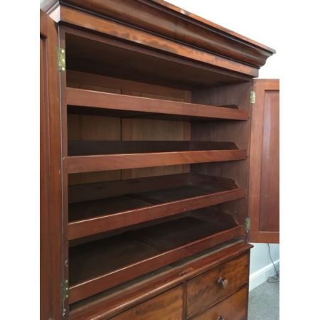 Antiker original viktorianischer Mahagoni Linen Press Kleiderschrank ca 1850