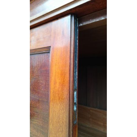 Edwardianischer englischer Mahagoni Linen Press Kleiderschrank original antik Gillows ca 1910