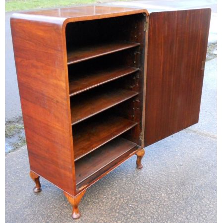 Wunderbarer antiker Art Deco Nussbaum Schrank englisch ca 1930