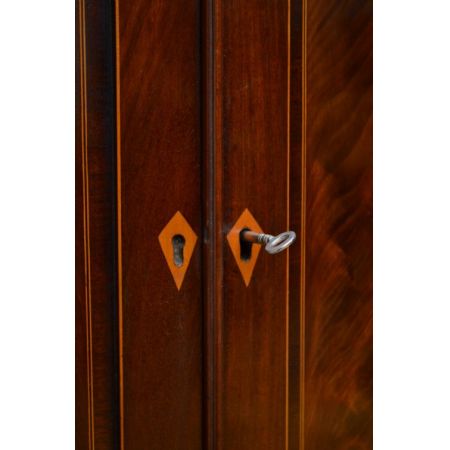 Georgianischer Antiker Mahagoni Eckschrank englisch ca 1800