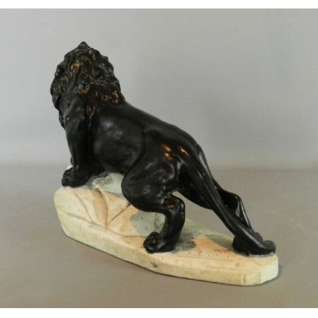 Italienische Antike Art Deco Gips Figur Löwe Schwarz von Biagioni ca 1930