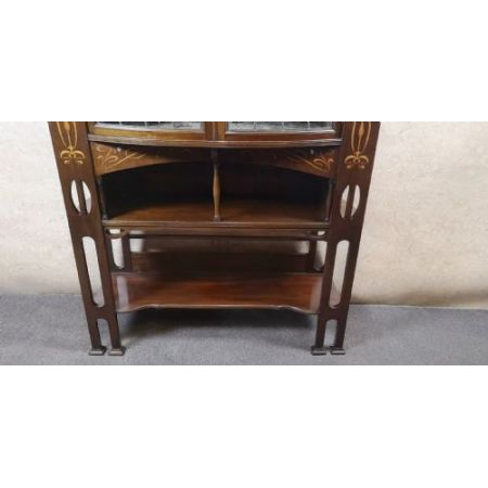 Art Nouveau Antike Vitrine Nussbaum Jugendstil englisch ca 1900