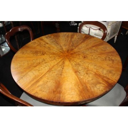 Antiker Englischer Viktoranischer Nussbaum Esstisch mit Mahagoni 4 Stühlen