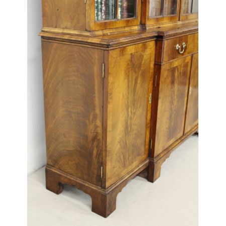 Englisches georgianisches Antikes Bücherregal Nussbaum ca 1910