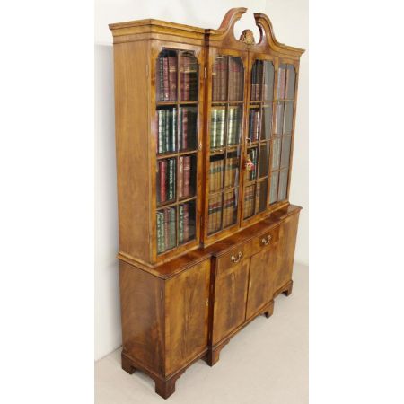 Englisches georgianisches Antikes Bücherregal Nussbaum ca 1910