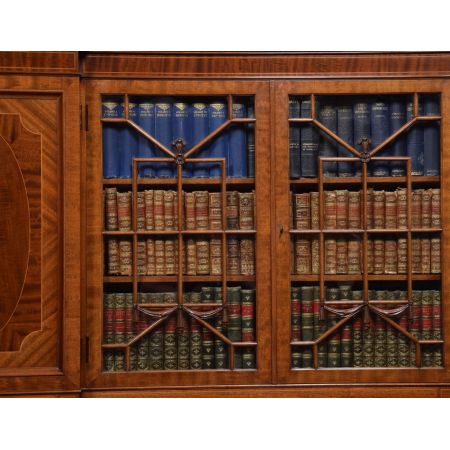 Englischer Mahagoni Breakfront Bücherschrank ca 1910