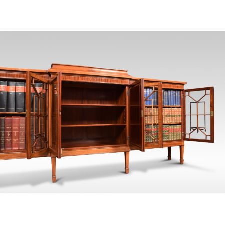 Englischer Mahagoni Breakfront Bücherschrank ca 1910