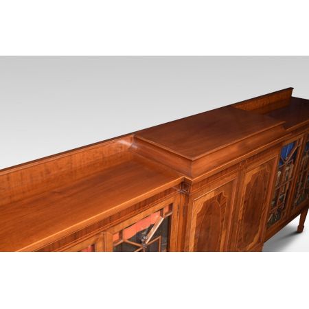 Englischer Mahagoni Breakfront Bücherschrank ca 1910