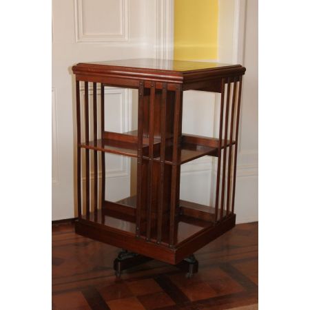 Edwardianisches englisches antikes Nussbaum Revolving Bookcase ca 1890