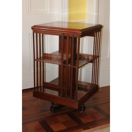Edwardianisches englisches antikes Nussbaum Revolving Bookcase ca 1890