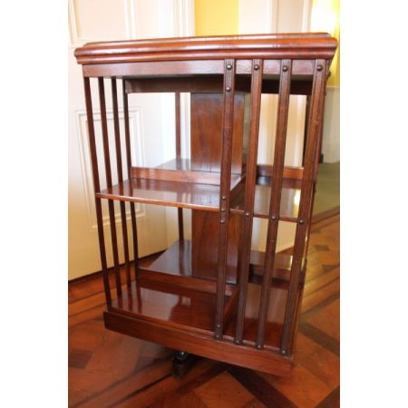 Edwardianisches englisches antikes Nussbaum Revolving Bookcase ca 1890
