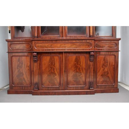 Antiker englischer Mahagoni Breakfront Bücherschrank ca 1830