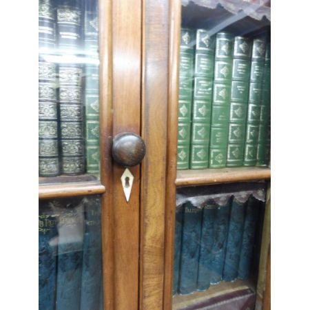 Antikes Englisches Mahagoni verglastes Bücherregal ca. 19. JH.