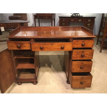 Viktorianischer Mahagoni Massivholz Schreibtisch antik 1850