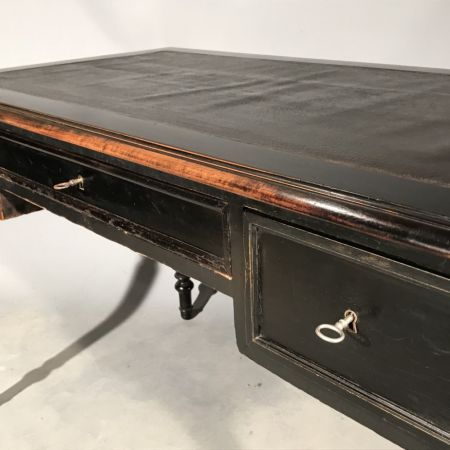 Französischer Antiker Schwarz lackierter Schreibtisch ca. 1900