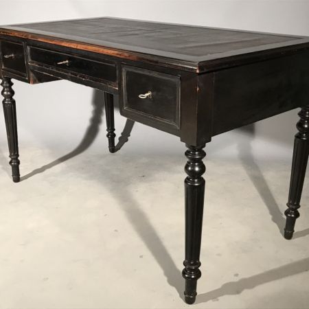 Französischer Antiker Schwarz lackierter Schreibtisch ca. 1900