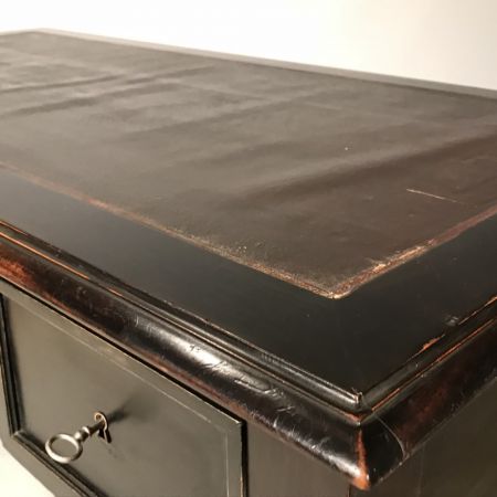 Französischer Antiker Schwarz lackierter Schreibtisch ca. 1900