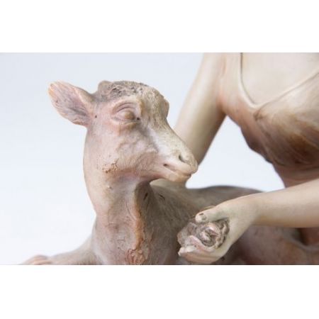 Antike Englische Terrakotta Figur Frau mit Hirsch ca. 19. JH.