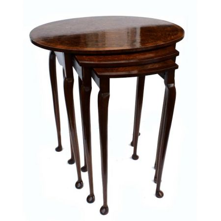 Englisches Antikes Art Deco Grat Nussbaum Tischnest ca. 1930