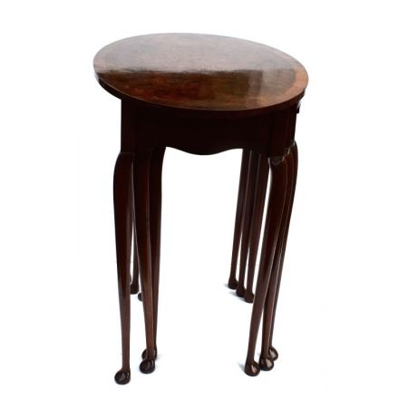 Englisches Antikes Art Deco Grat Nussbaum Tischnest ca. 1930