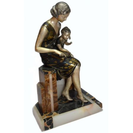 Französische Antike Art Deco Skulptur Mutter Kind von Uriano ca. 1930