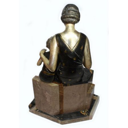 Französische Antike Art Deco Skulptur Mutter Kind von Uriano ca. 1930
