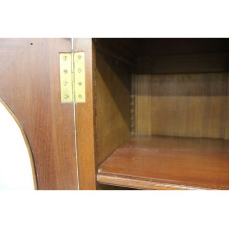 Französischer Antiker verglaster Nussbaum Bücherschrank ca. 19. JH.