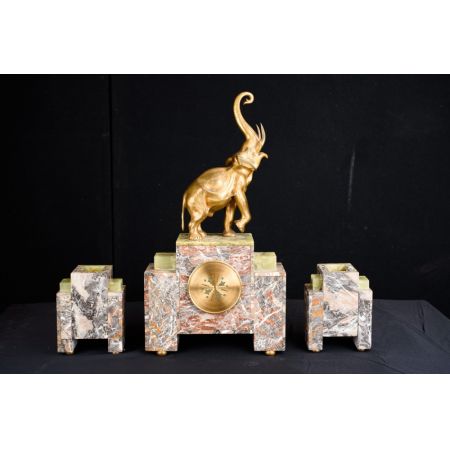 Art Deco Antike Englische dreiteilige Ormolu Elefanten Uhr ca. 1920