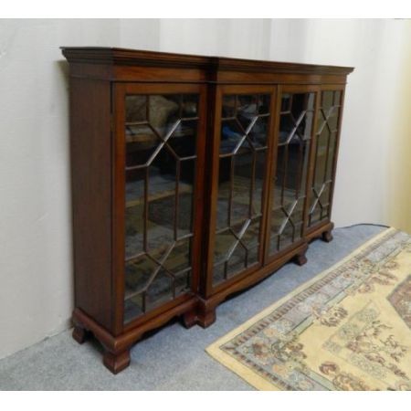 Antikes Englisches verglastes Mahagoni Breakfront Bücherregal ca. 1880
