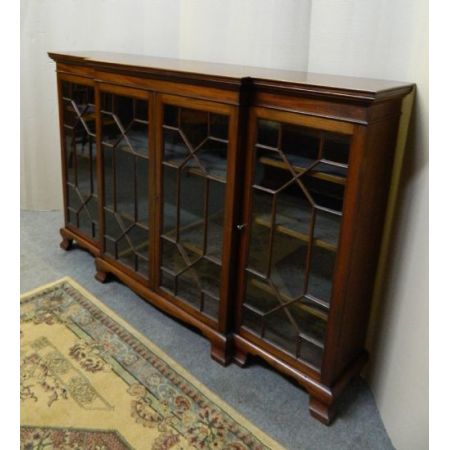 Antikes Englisches verglastes Mahagoni Breakfront Bücherregal ca. 1880