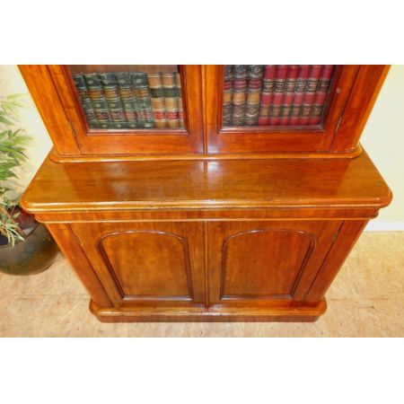 Viktorianischer Antiker Englischer Mahagoni Bücherschrank ca. 1860