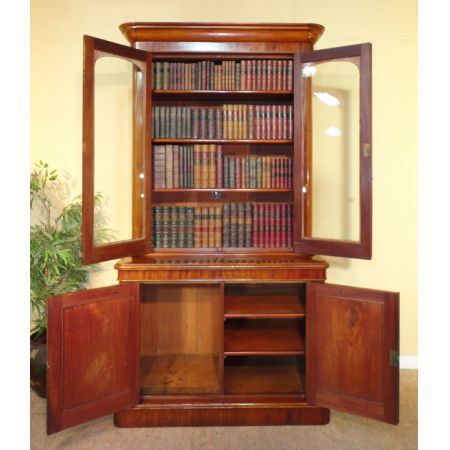 Viktorianischer Antiker Englischer Mahagoni Bücherschrank ca. 1860