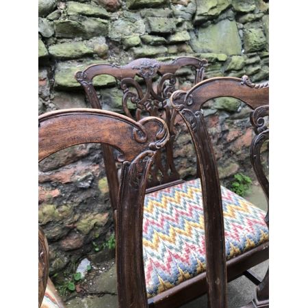 4 George III. Antike Englische Mahagoni Stühle im Chippendale Stil ca. 18. JH.