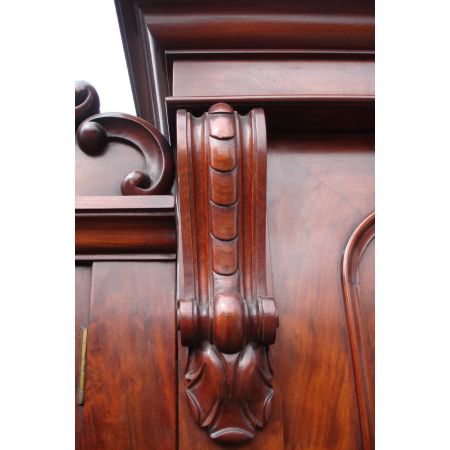 Viktorianischer Antiker Englischer Mahagoni Kleiderschrank ca. 1860