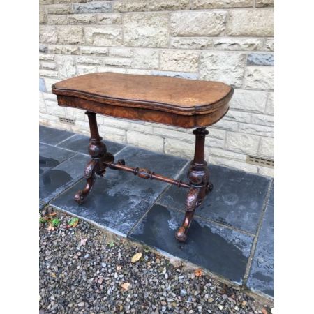 Viktorianischer Antiker Englischer Grat Nussbaum Spieltisch ca. 1860