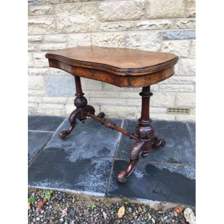 Viktorianischer Antiker Englischer Grat Nussbaum Spieltisch ca. 1860