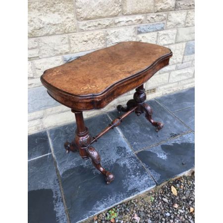 Viktorianischer Antiker Englischer Grat Nussbaum Spieltisch ca. 1860