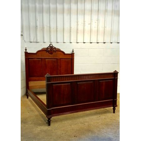 Französisches Antikes Napoleon III. Eichen Doppelbett ca. 1870