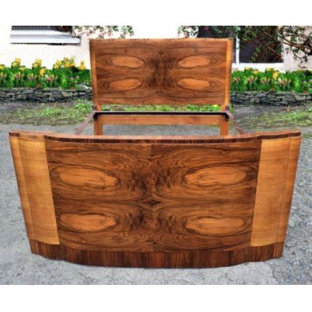 Art Deco Antikes Englisches Nussbaum Doppelbett ca. 1930