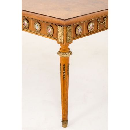 Antiker Nussbaum Kaffeetisch Sofatisch französisch ca 1920