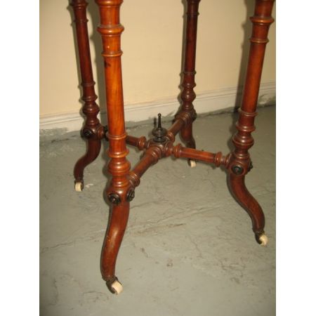 Viktorianischer antiker Nussbaum Beistelltisch englisch ca 1880