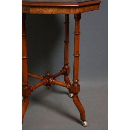 Viktorianischer antiker Nussbaum Beistelltisch englisch ca 1880