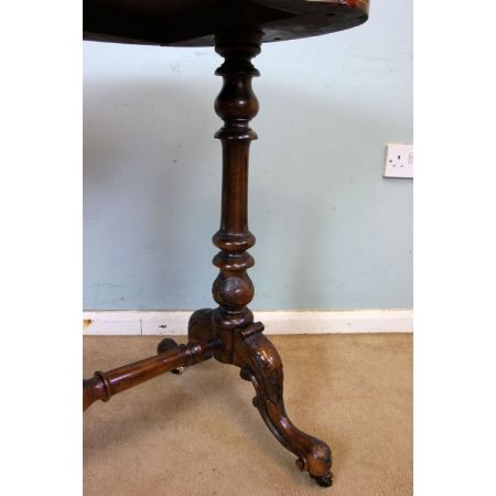 Viktorianischer Nussbaum Beistelltisch antik ca 1880