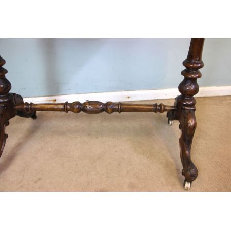 Viktorianischer Nussbaum Beistelltisch antik ca 1880