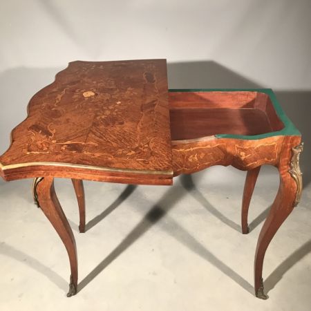 Französischer Beistelltisch Satinholz Spieltisch Nussbaum antik ca 1900