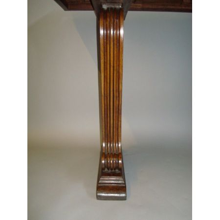 Antiker französischer Art Deco Nussbaum Esstisch ca 1920