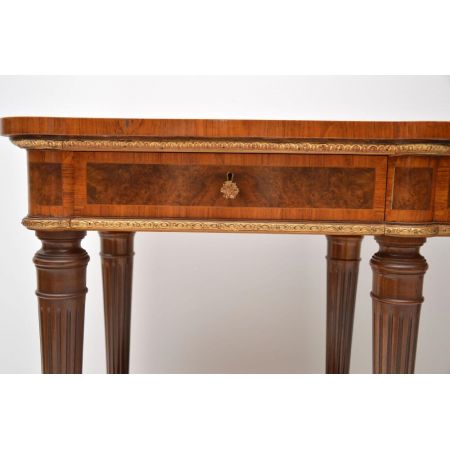 Antiker französischer Nussbaum Kingwood Beistelltisch ca 1930